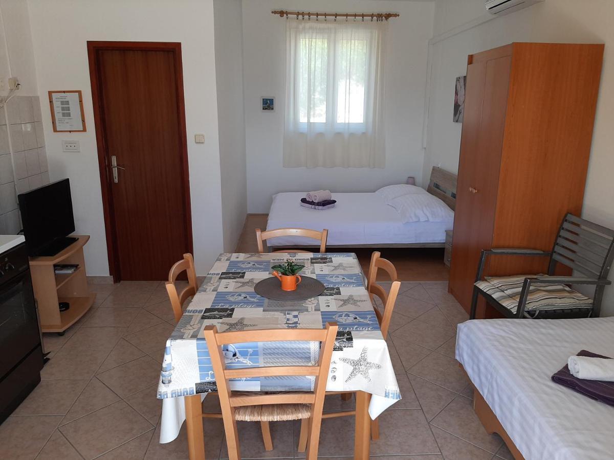 נובי ווינודולסקי Apartments Pavelic מראה חיצוני תמונה