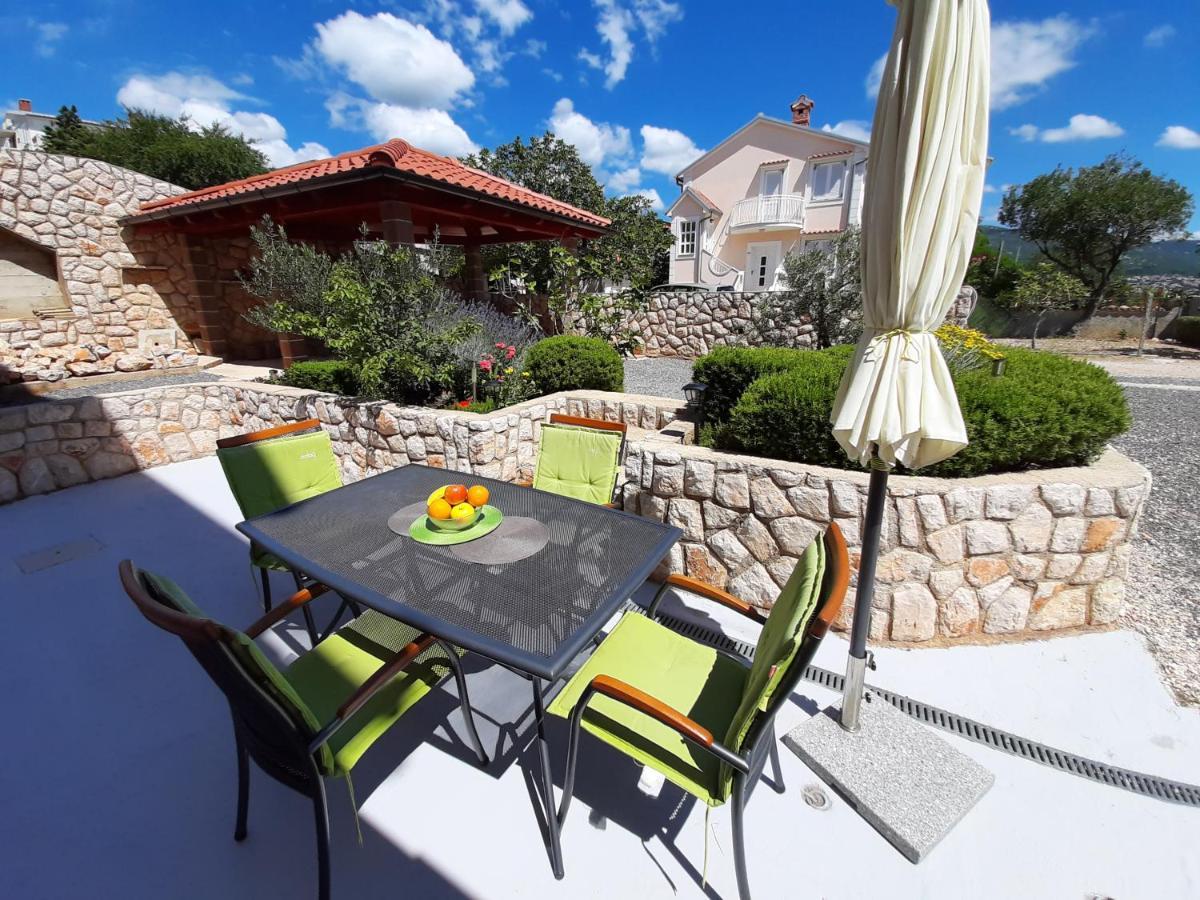 נובי ווינודולסקי Apartments Pavelic מראה חיצוני תמונה