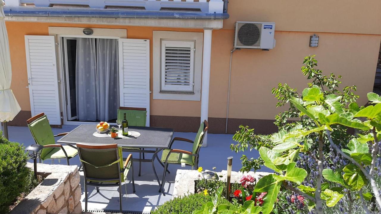 נובי ווינודולסקי Apartments Pavelic מראה חיצוני תמונה