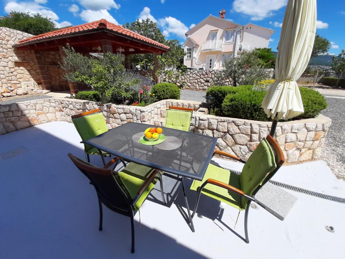 נובי ווינודולסקי Apartments Pavelic מראה חיצוני תמונה