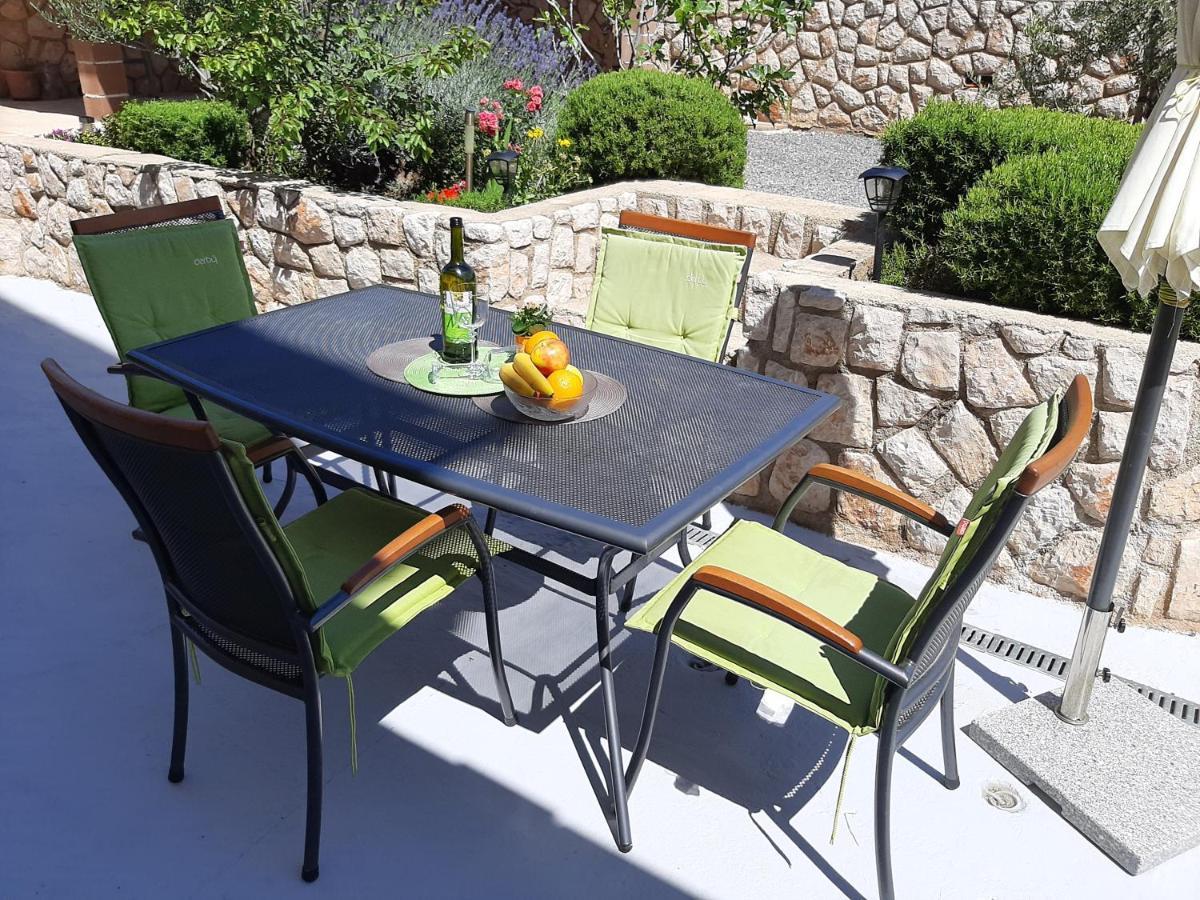 נובי ווינודולסקי Apartments Pavelic מראה חיצוני תמונה
