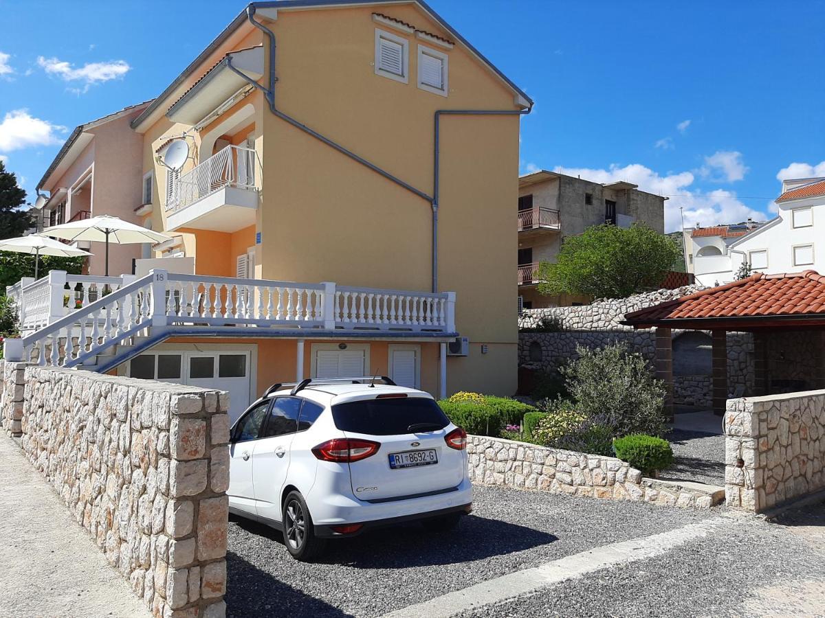 נובי ווינודולסקי Apartments Pavelic מראה חיצוני תמונה