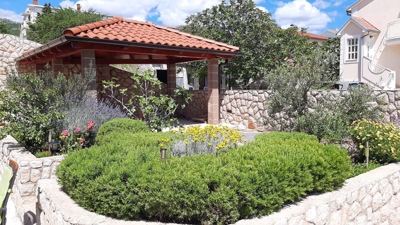 נובי ווינודולסקי Apartments Pavelic מראה חיצוני תמונה