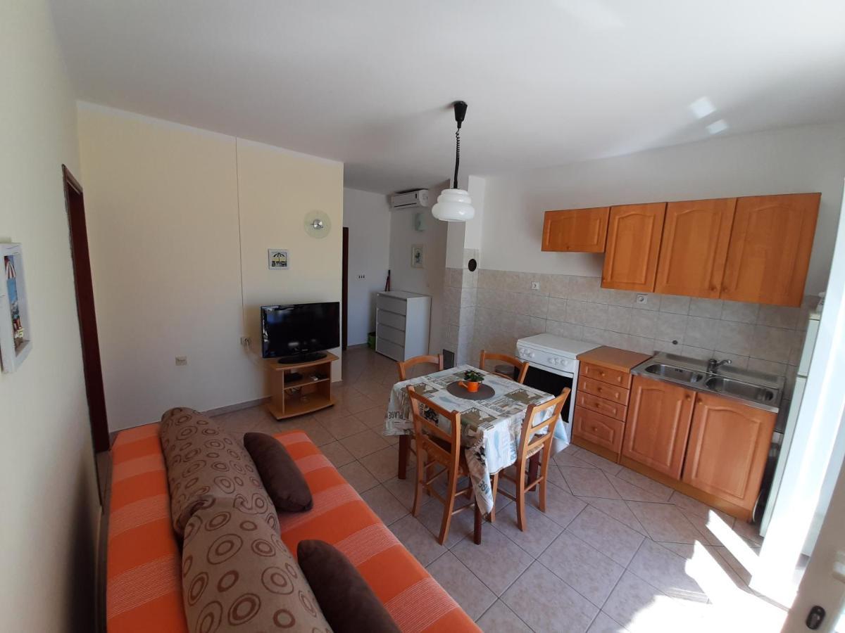 נובי ווינודולסקי Apartments Pavelic מראה חיצוני תמונה