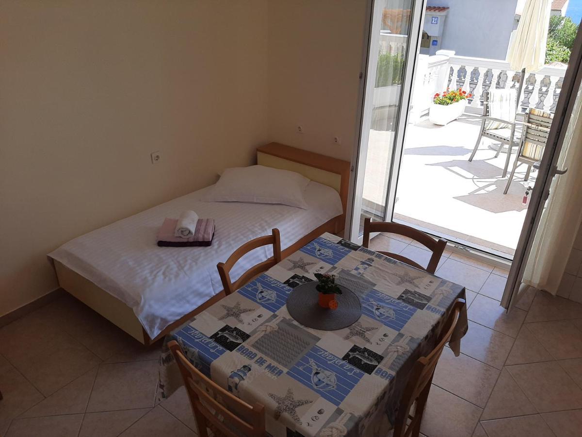 נובי ווינודולסקי Apartments Pavelic מראה חיצוני תמונה