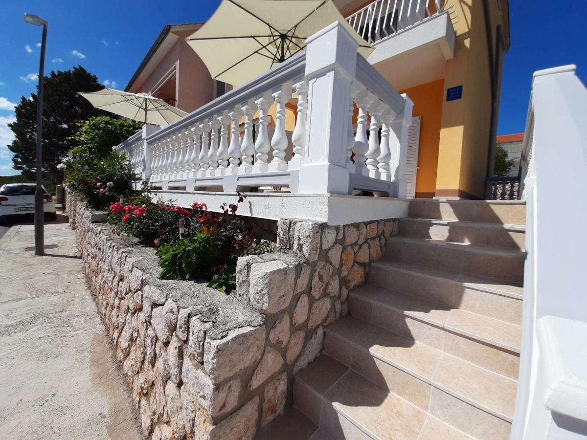 נובי ווינודולסקי Apartments Pavelic מראה חיצוני תמונה