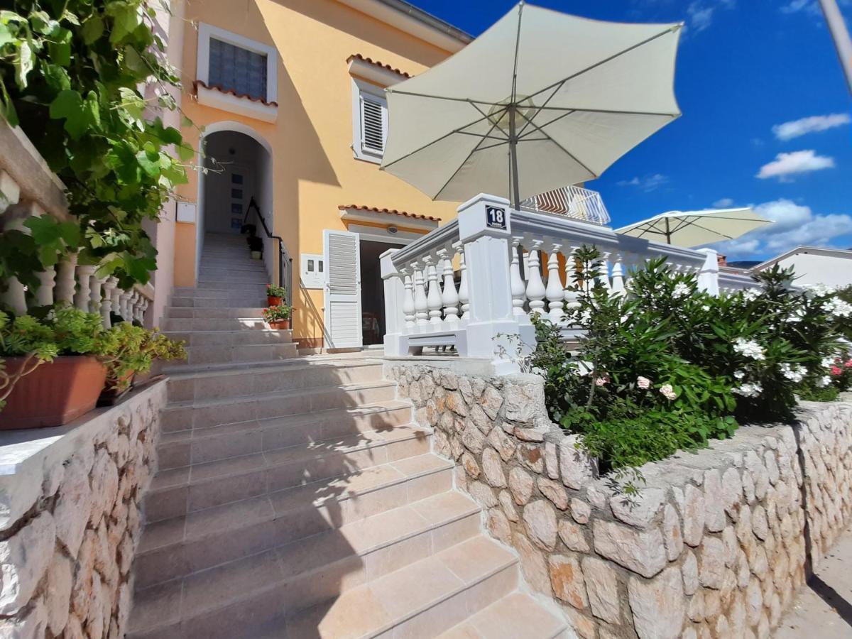 נובי ווינודולסקי Apartments Pavelic מראה חיצוני תמונה